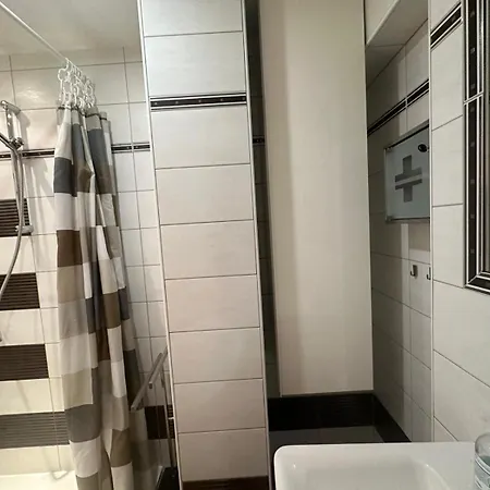 Alpenglueck شقة فس